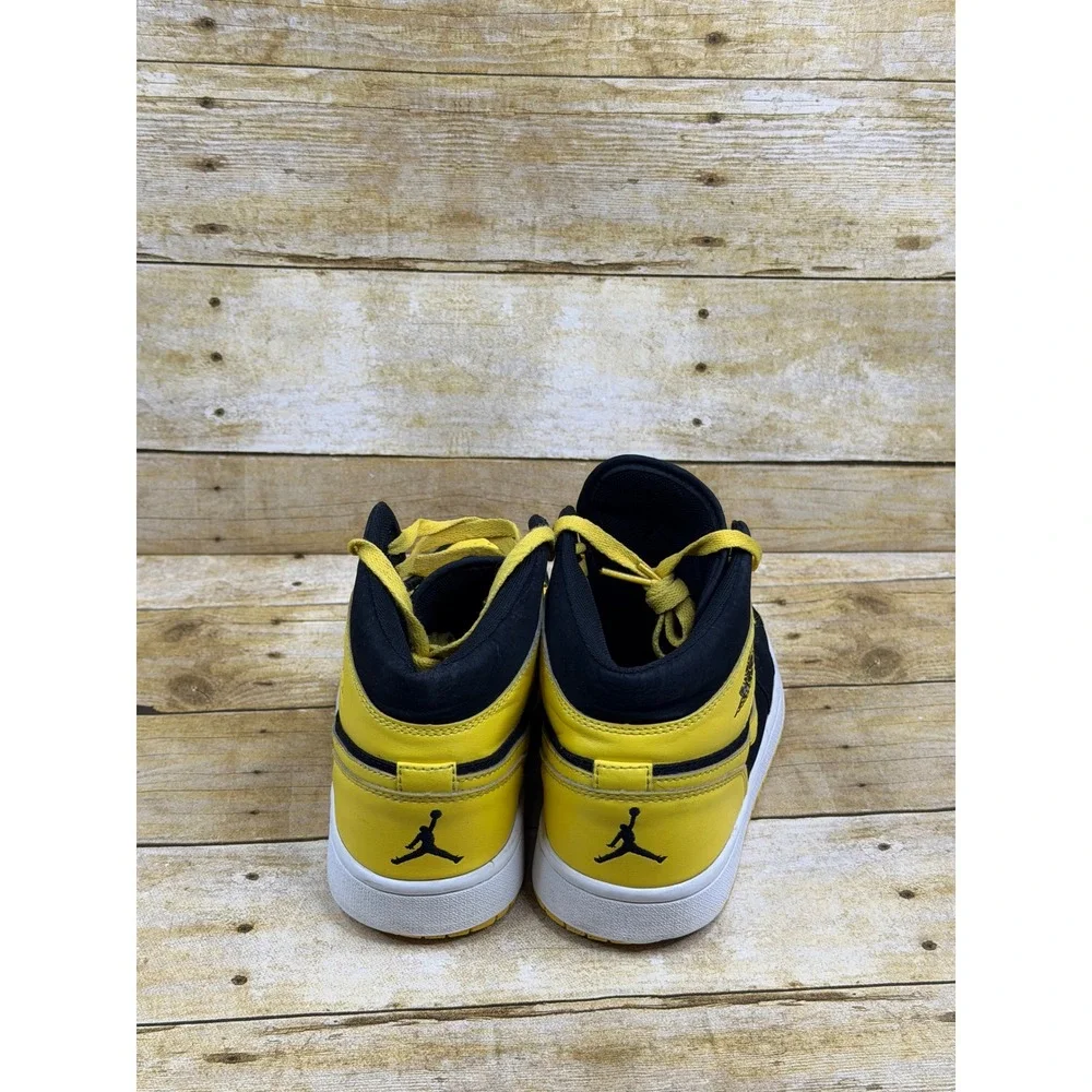Jordan 1 Mid Yellow Toe Black Mens Sneakers 554725-035 Size 8